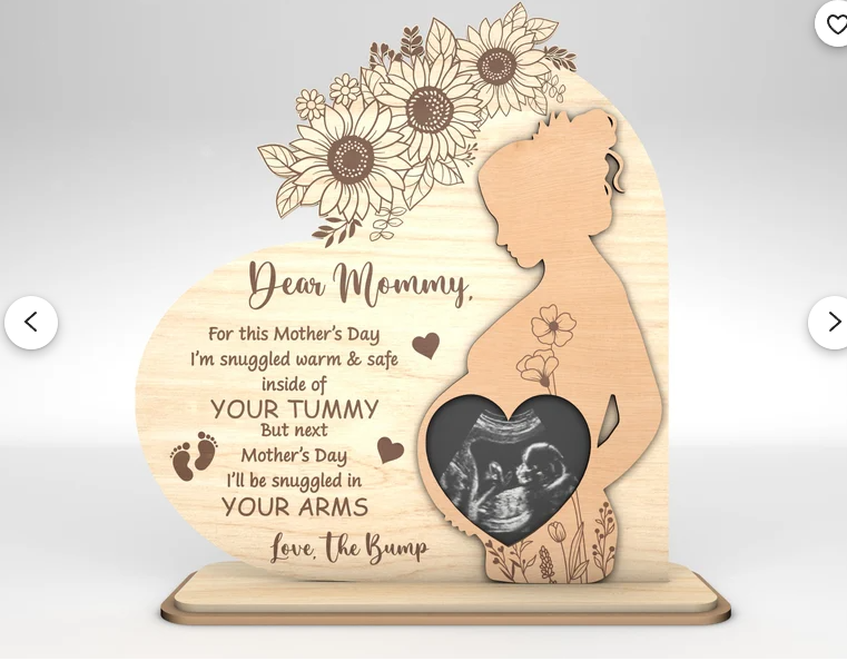 Mother to be sonogram.